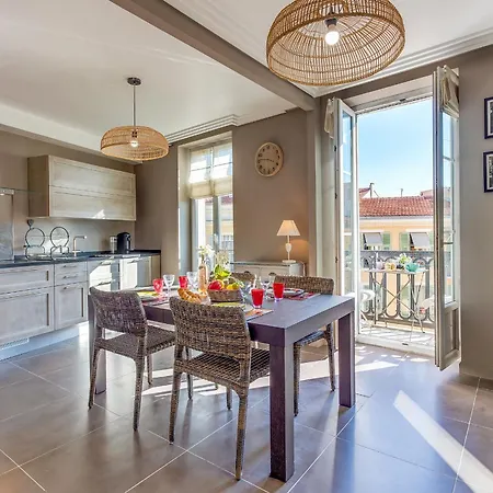 Vue Magenta Ap4484 By Riviera Homes 尼斯