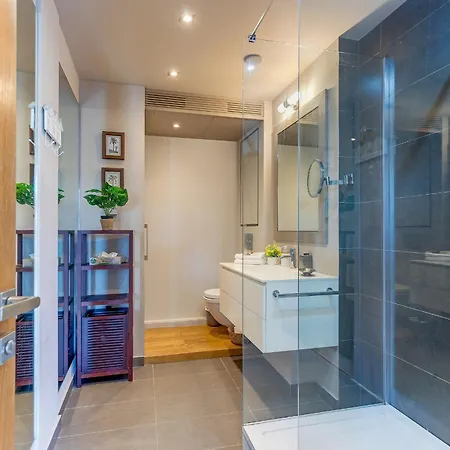 Vue Magenta Ap4484 By Riviera Homes * 尼斯